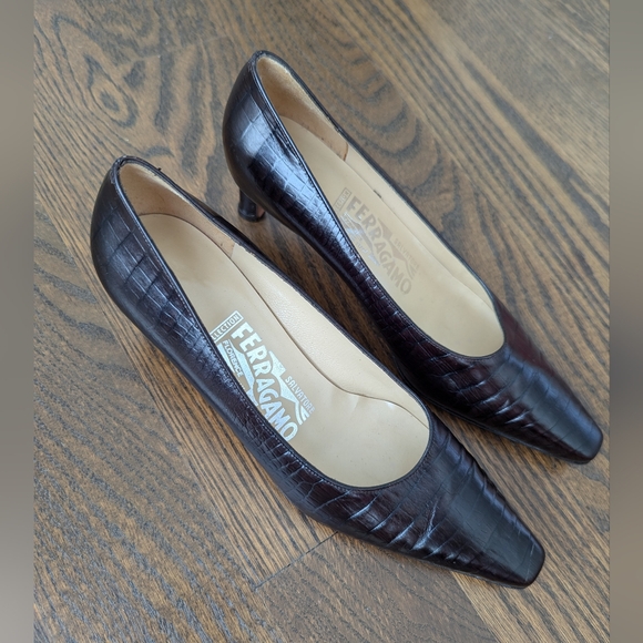 Salvatore Ferragamo Dark Brown/Black Croc Pumps Size 6 - Picture 4 of 11